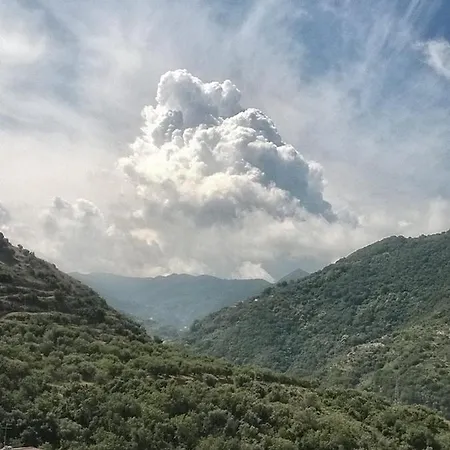 Ξενοδοχείο με διαμερίσματα Michelangelo's House Gioiosa Marea