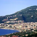 Michelangelo's House Apart-hotel Gioiosa Marea